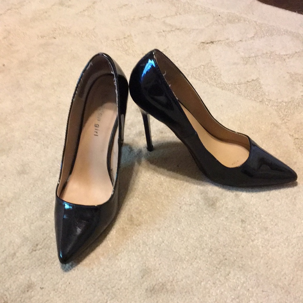 Black Madden Girl 4” stiletto pumps!